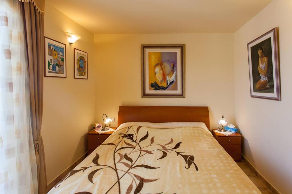 Elisabeth'S Penthouse At The Heart Of The City 罗希姆诺 外观 照片